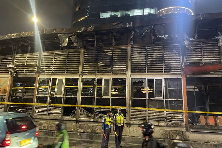 Kebakaran di Halte TransJakarta Tendean Jaksel Sudah Padam, Begini Keterangan Saksi Mata