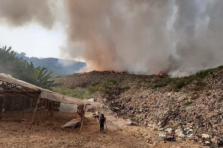 Bandung Darurat Sampah, TPA Sarimukti Kebakaran Dan Reaktivasi TPST Cicabe