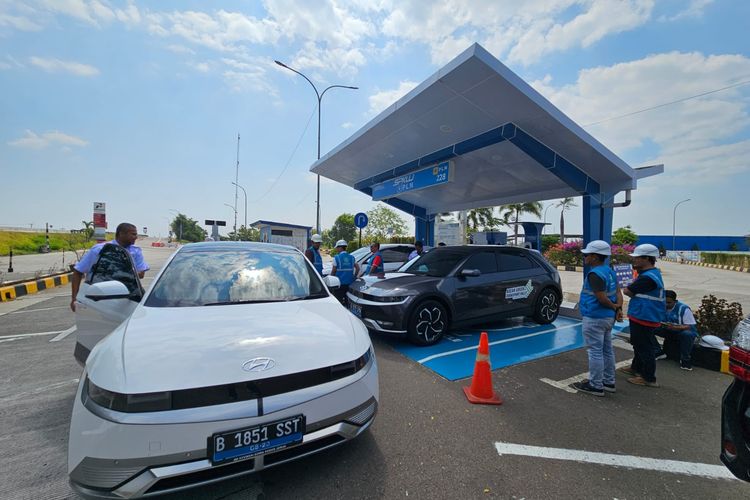 Melayani Kebutuhan Mobil Listrik Di Cirebon, PLN UP3 Cirebon Menambah ...