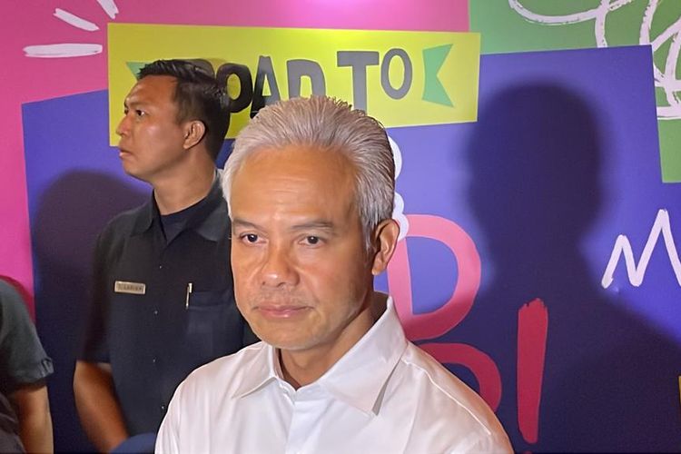 Sekjen PDIP Sebut Ganjar Pranowo Berasal dari Kalangan Rakyat Biasa: Sosok yang Rendah Hati