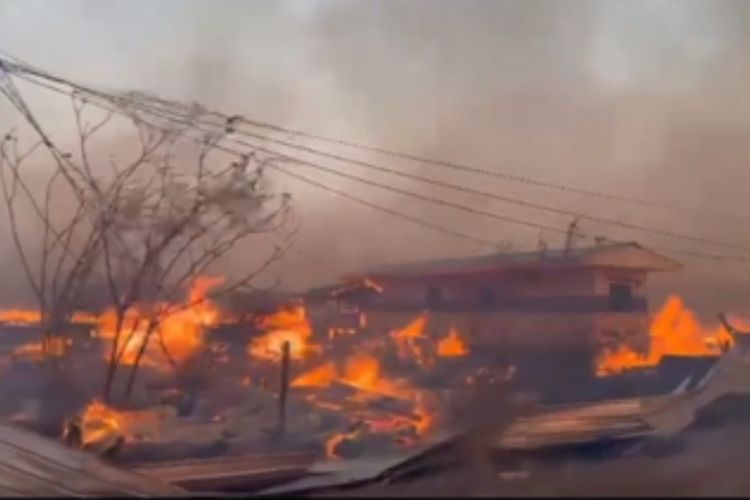 Lahan di Kawasan Kilang Pertamina Tuban Kebakaran Diduga karena Puntung Rokok, Kerugian Capai Rp75 Miliar