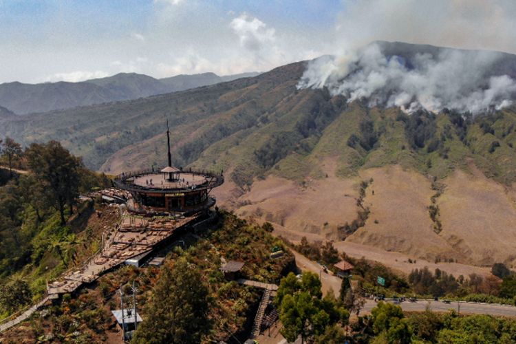 Kerugian Akibat Kebakaran Bromo Ditaksir Capai Rp 5,4 Miliar, Belum Termasuk Biaya Pengeboman Air