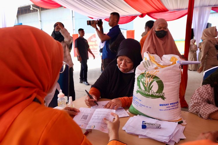 Cair Awal Tahun 2024, Berikut Perbedaan Bantuan Beras 10 Kilogram Dan ...