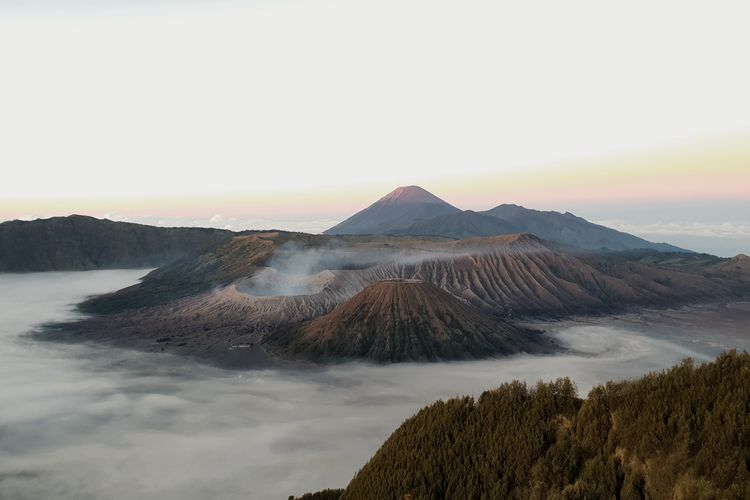 Menikmati Keindahan Alam Di Taman Nasional Gunung Bromo Semeru Tengger ...