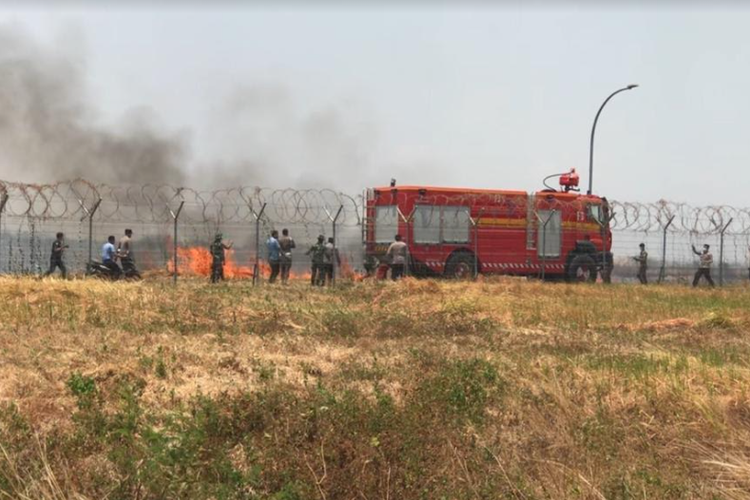 Kebakaran Kembali Terjadi di Sekitar Bandara Kertajati Majalengka, Hampir Mendekati Runway
