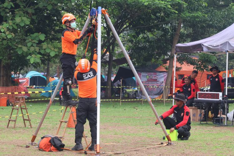 10 Orang Potensi SAR Binaan Basarnas Palu Mengikuti Jambore Potensi Di ...