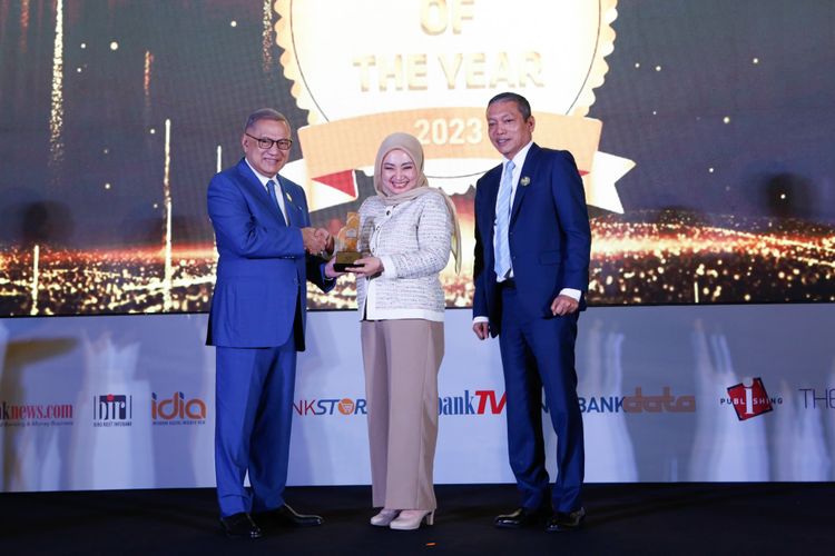 Konsisten Akselerasi Bisnis bank bjb, 3 Direksi bank bjb Raih Penghargaan dari Infobank