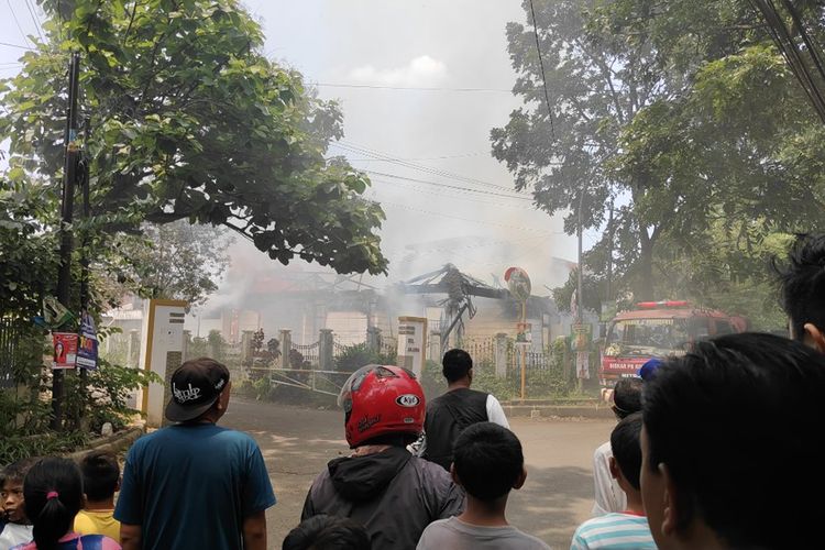 Breaking News Rumah Di Jalan Samiaji Dilanda Kebakaran Hebat Siang Ini