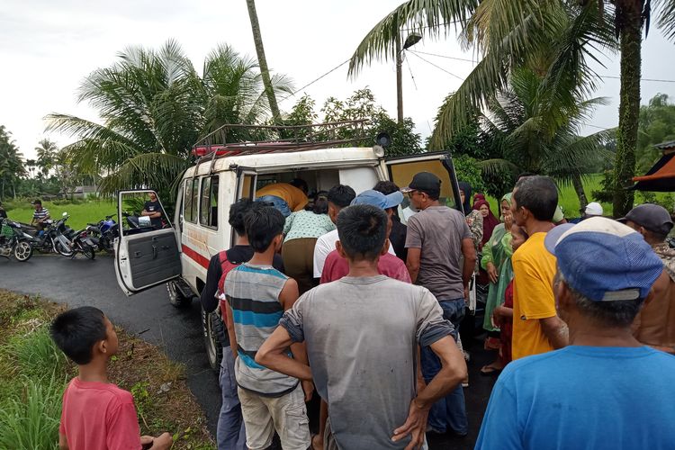 SUMBAR HARI INI Seorang Petani Warga Lubuk Basung Kabupaten Agam Meninggal Dunia Tersambar Petir