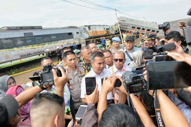 Jalur Ganda KA Cicalengka-Haurpugur Sedang Dibangun, Pj Gubernur Jawa ...