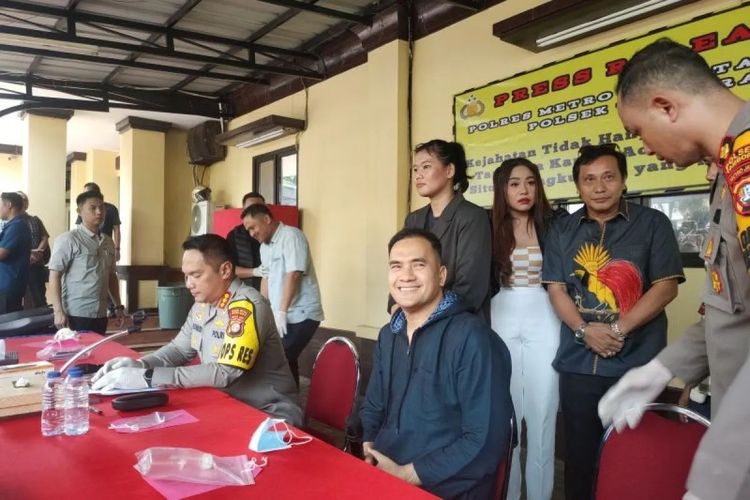 Asisten Gunakan Narkoba, Begini Kata Artis Saiful Jamil - Warta Tidore