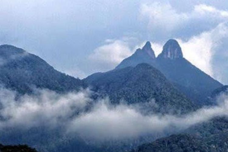 Gunung Daik Lebih Dari Sekedar Gunung Simbol Budaya Dan Kekuatan Alam