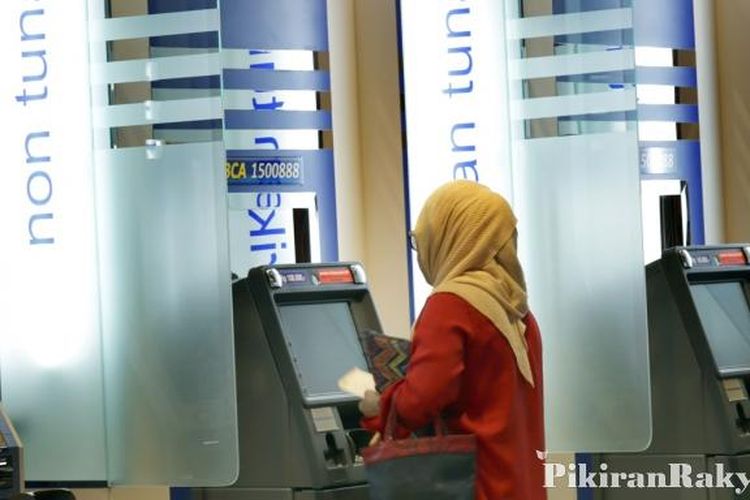 Seluruh Atm Bca Di Bandung Normal Kembali Pikiran Rakyat Com