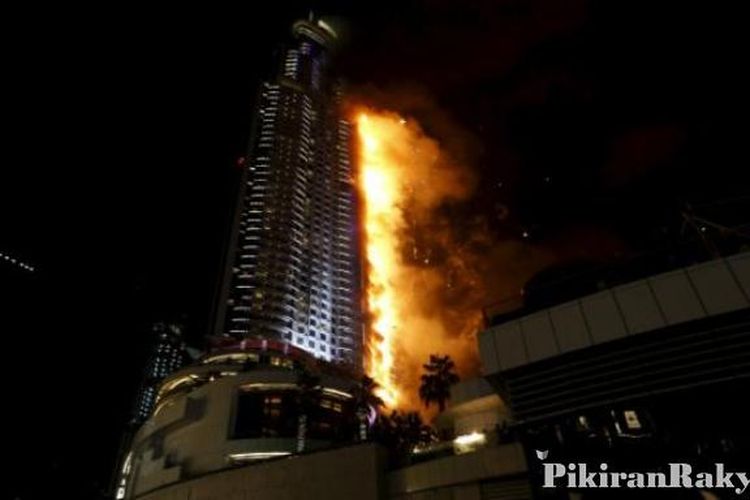 Api Lalap Gedung Pencakar Langit Di Dubai Pikiran Rakyat Com