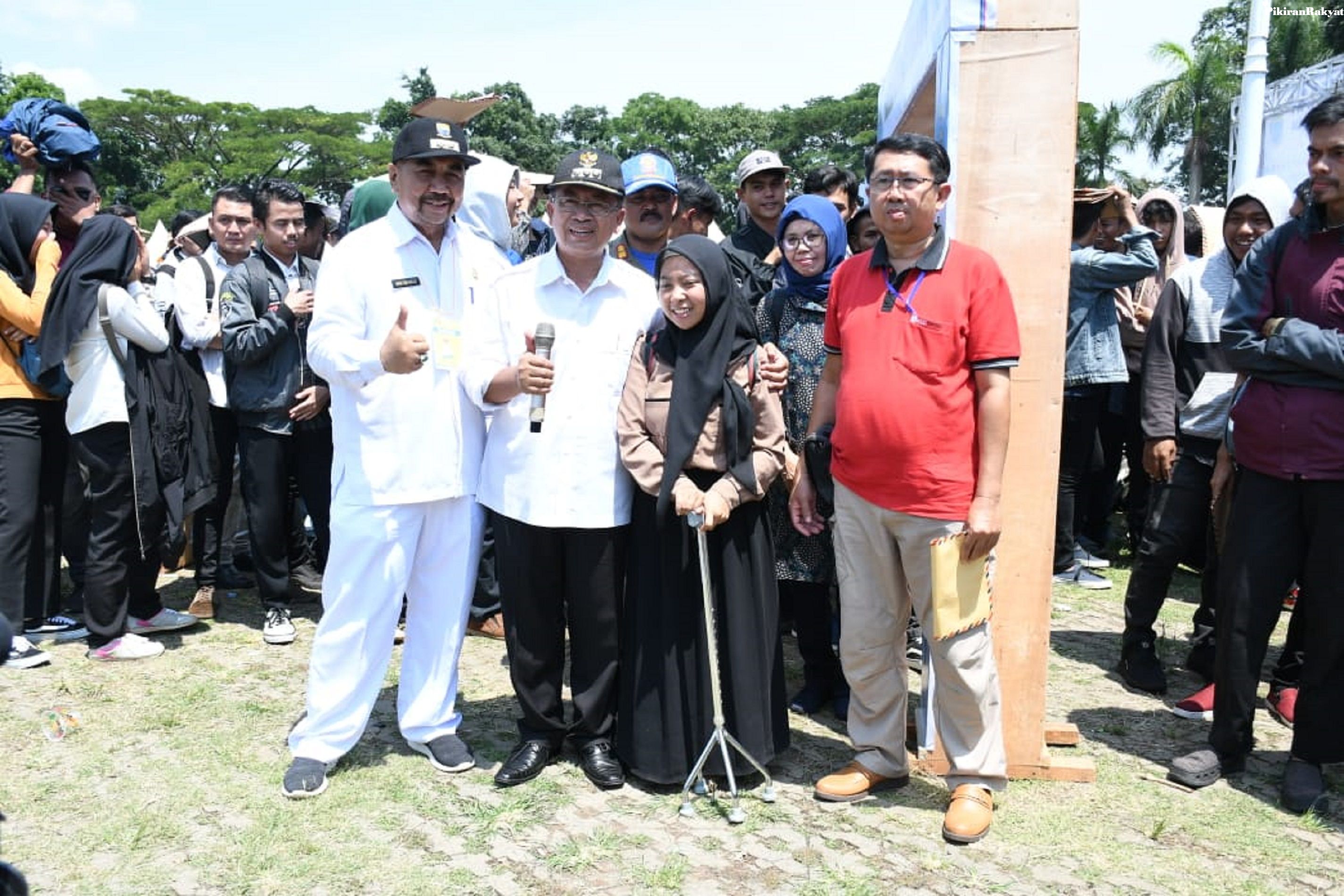 Cara Plt Bupati Cianjur Perlakukan Penyandang Disabilitas Saat Job Fair Patut Ditiru Pikiran Rakyat Com