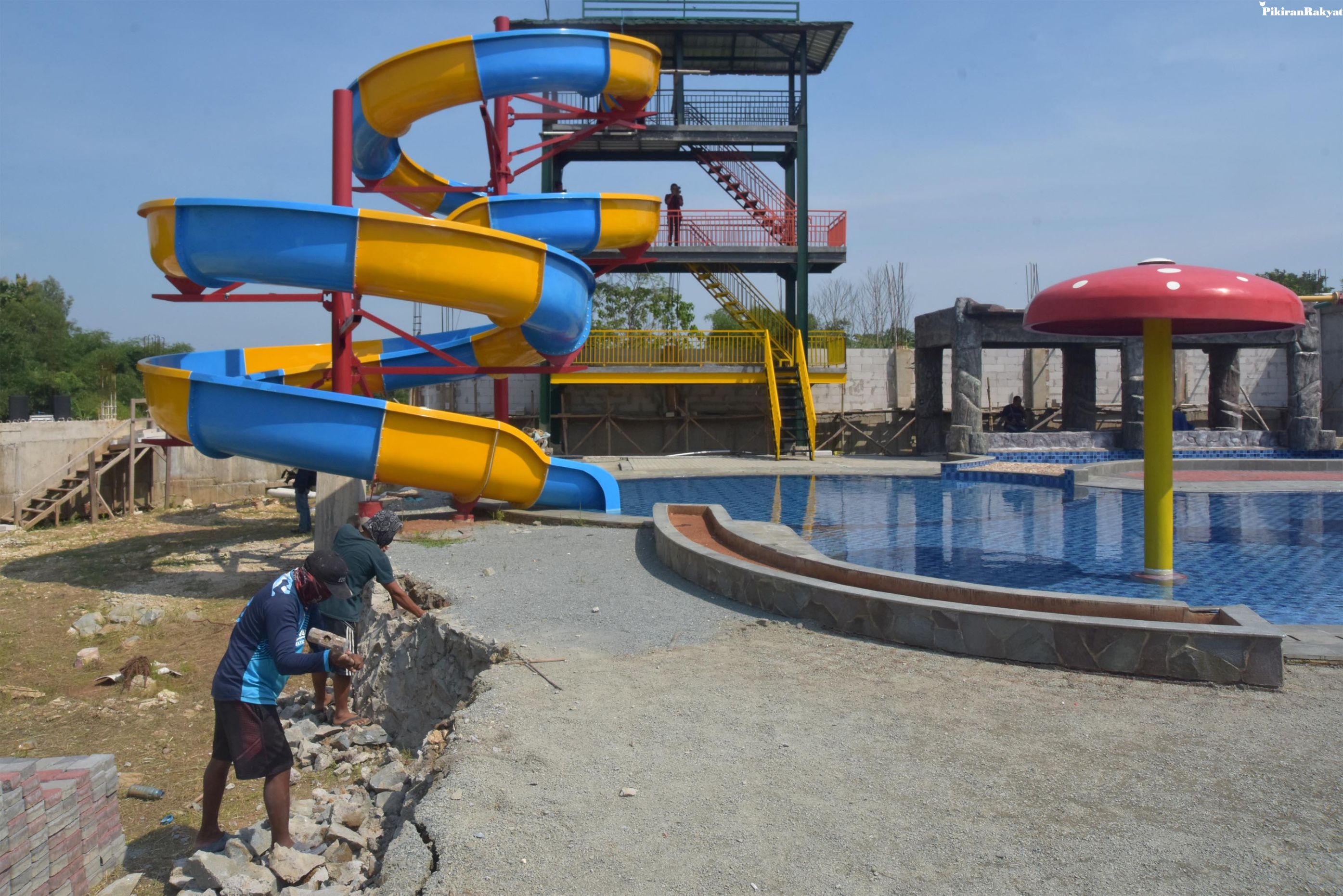 Waterpark Dibangun di Tengah Sungai, 2 Menteri pun Turun ...