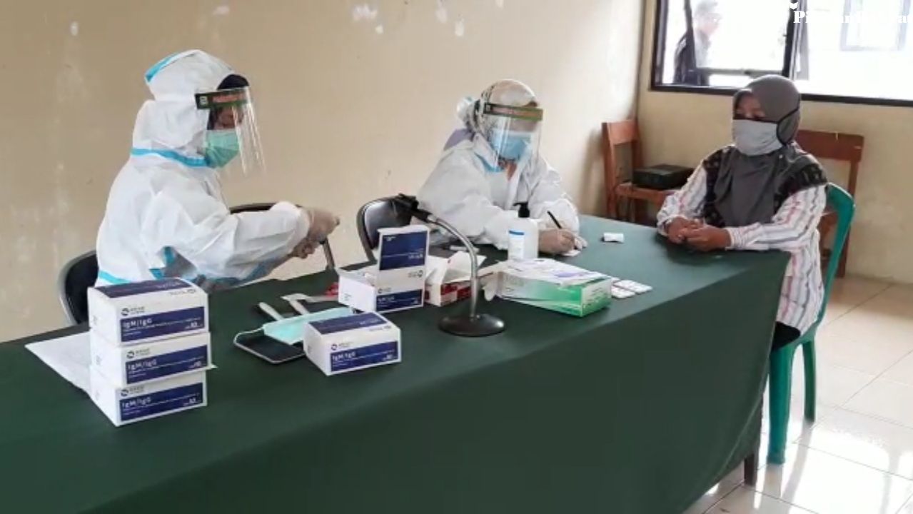 Ratusan Pps Di Tasikmalaya Jalani Rapid Test 5 Kecamatan Rawan Penyebaran Covid 19 Diutamakan Pikiran Rakyat Com