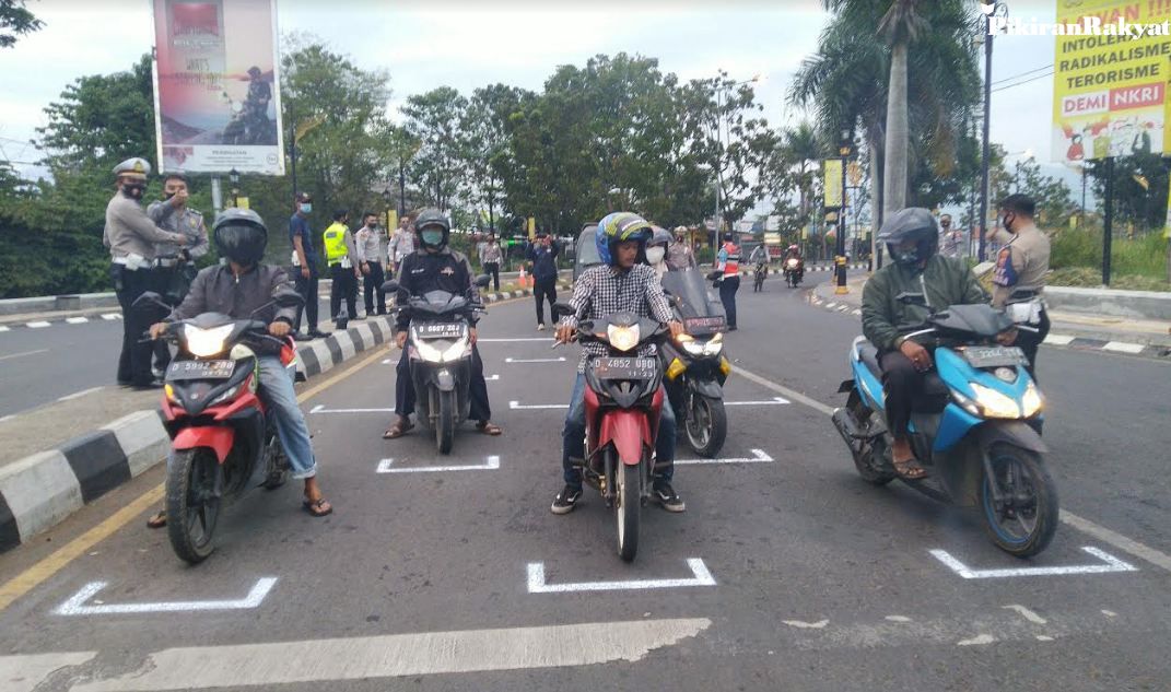 Sepeda Motor Jadi Transportasi Paling Digemari Saat Masa Pandemi Bagaimana Dengan Angkutan Online Pikiran Rakyat Com