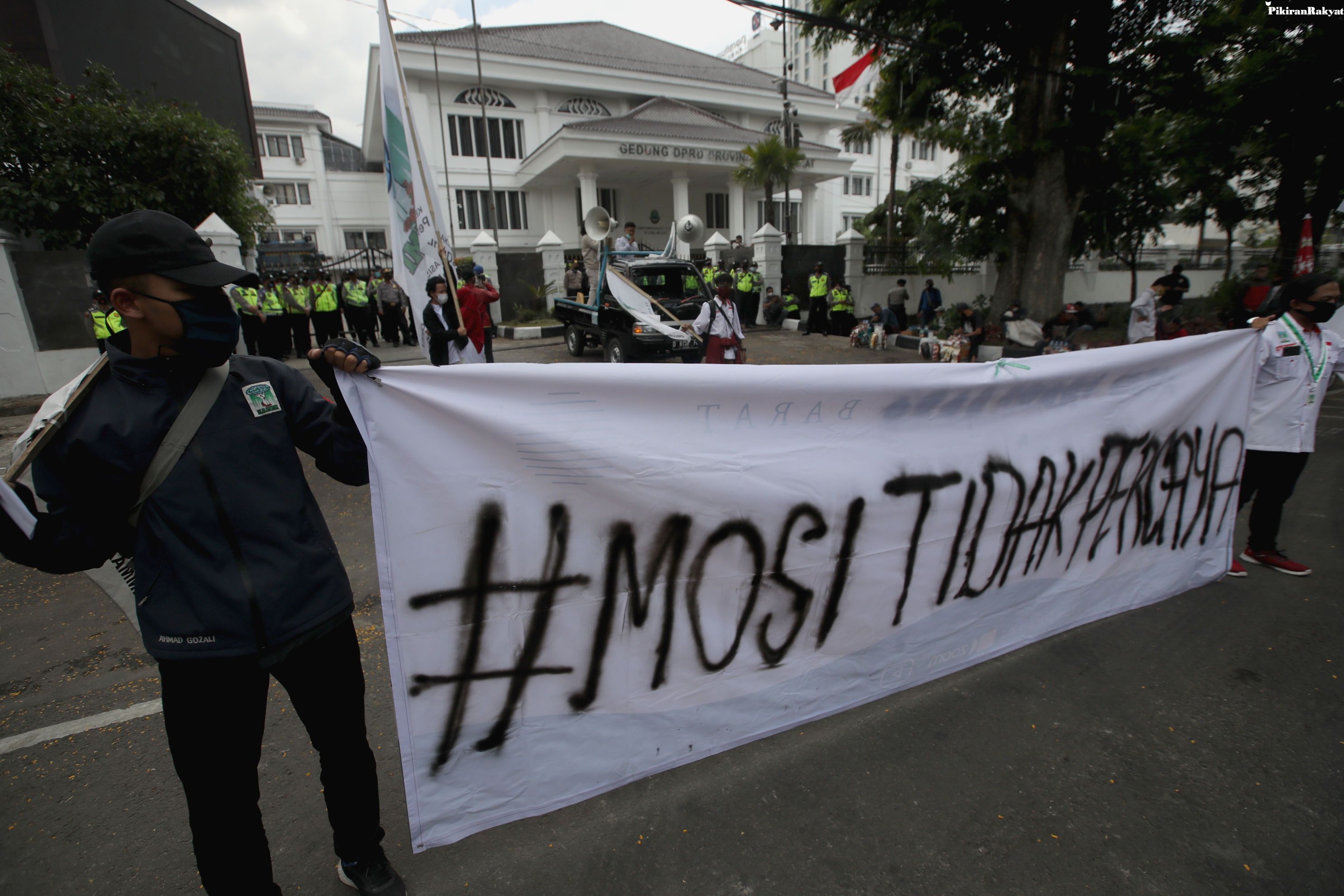 Populer Hari Ini Para Kader Pdip Membelot Hingga Puan Yang Mendadak Ingin Gandeng Kaum Buruh Pikiran Rakyat Com