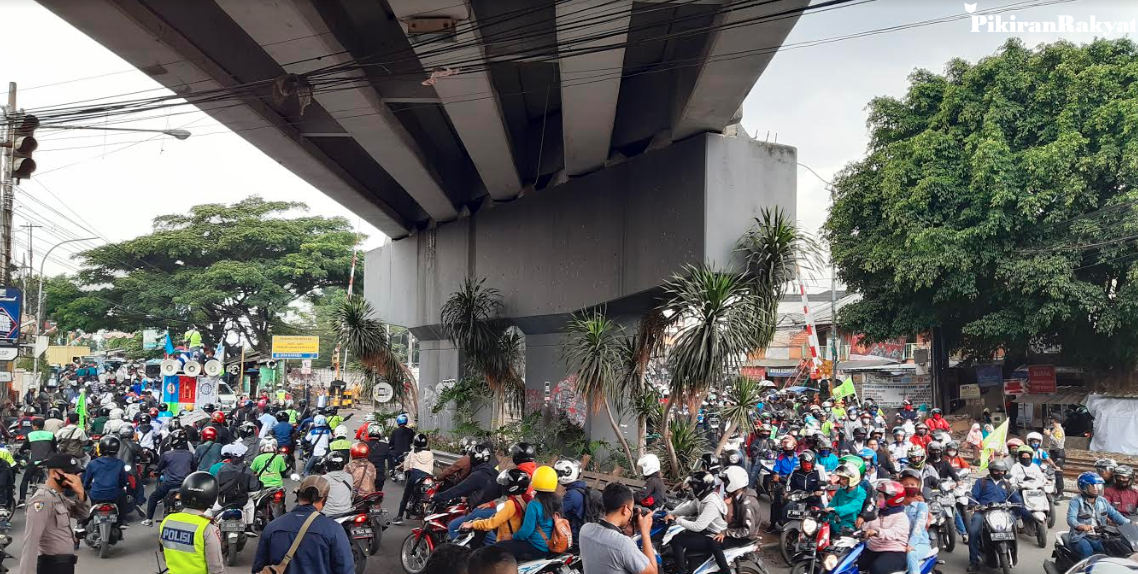 Buruh Akan Kepung Istana 5 Hari Berturut Turut Ksbsi Tuntutan Tak Terakomodir 4 Hak Didegradasi Pikiran Rakyat Com