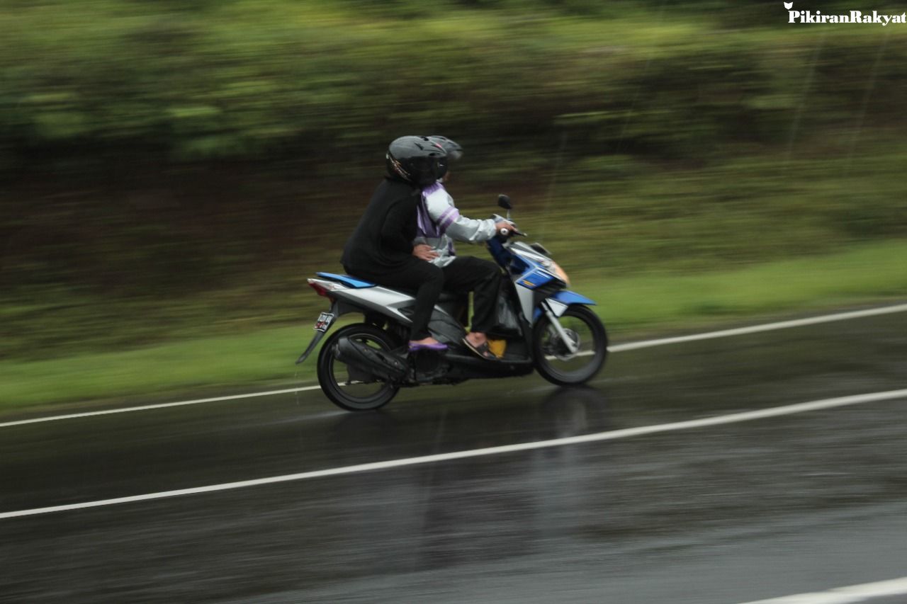 Berikut tips dan trik cara mengatasi bunyi gredek pada CVT motor matic yang simpel dan bisa dilakukan sendiri di rumah.
