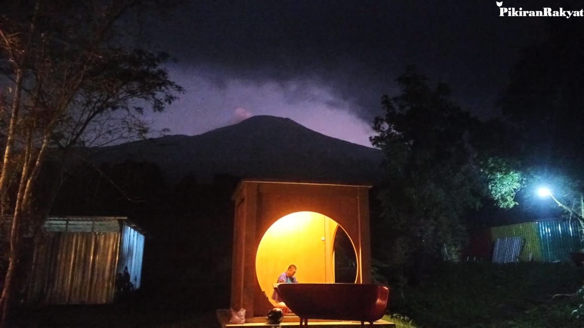 Nikmati Sky View Gunung Slamet dan Kota Purwokerto di Area Camping Ground Bukit Tengtung