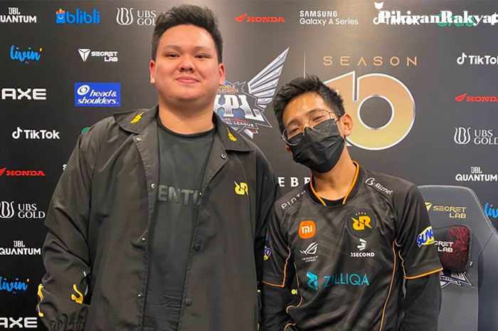 Alberttt dan Clayyy RRQ Hoshi pelajari gameplay tim Filipina demi rebut tiket M4 di tahun depan dalam sesi interview MPL ID S10.
