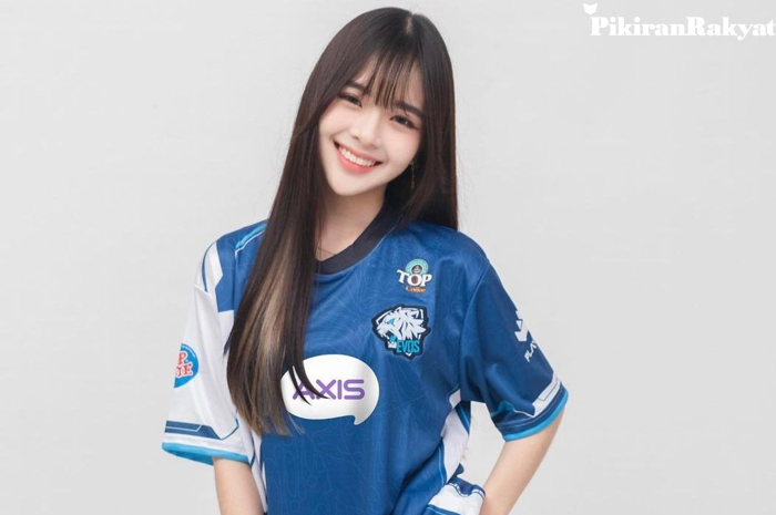 Yupi alias Cindy Yuvia, mantan member JKT48 yang jadi brand ambassador EVOS Esports.