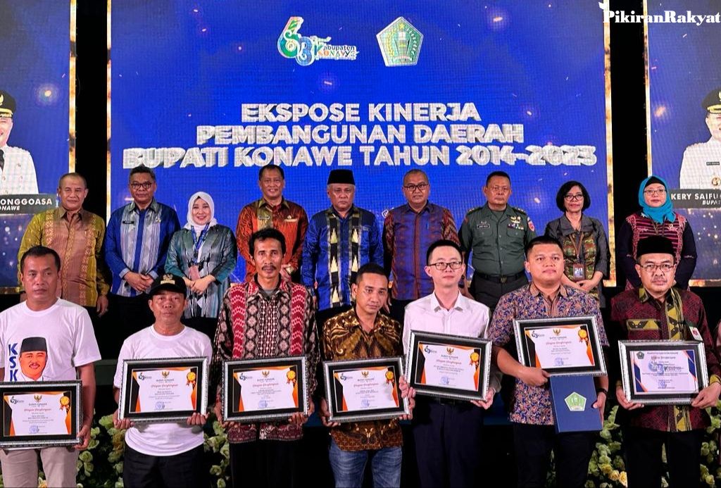 PT OSS dan sejumlah tokoh serta perusahaan mendapatkan penghargaan sebagai bentuk apresiasi Pemkab Konawe, karena dinilai telah berkontribusi terhadap pembangunan daerah. 