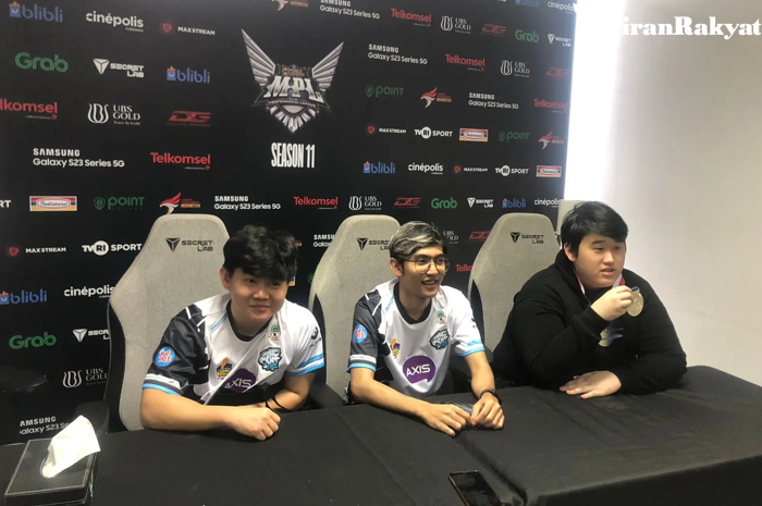 EVOS Legends pamer medali IESF 2022 lawan Bigetron Alpha dalam pertandingan MPL ID S11 Week ke-5 Day 2, Sabtu (18/3/2023). Branz dkk menang skor 2-1.