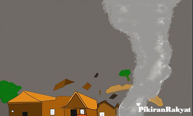 Cek Fakta Sebelum Gempa Bumi 5 Magnitudo Angin Puting Beliung Robohkan Rumah Warga Dan Fasilitas Publik Di Sukabumi Pikiran Rakyat Cirebon