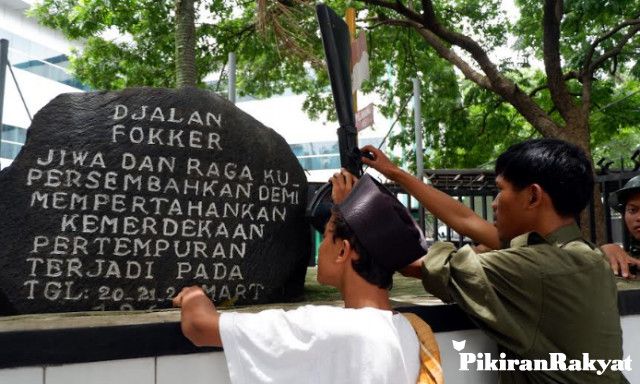 Monumen peringatan Bandung Lautan Api 23 Maret*/RETNO HERIYANTO/PR