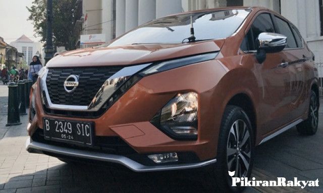 ALL News Nissan Livina menjajal jalanan Semarang-Solo.*/ANWAR EFFENDI/PR