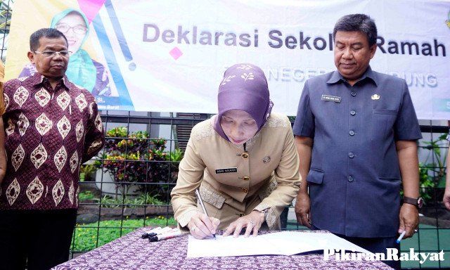 Disdik Jabar Sanksi Oknum Guru Sman 12 Kota Bekasi Yang Lakukan