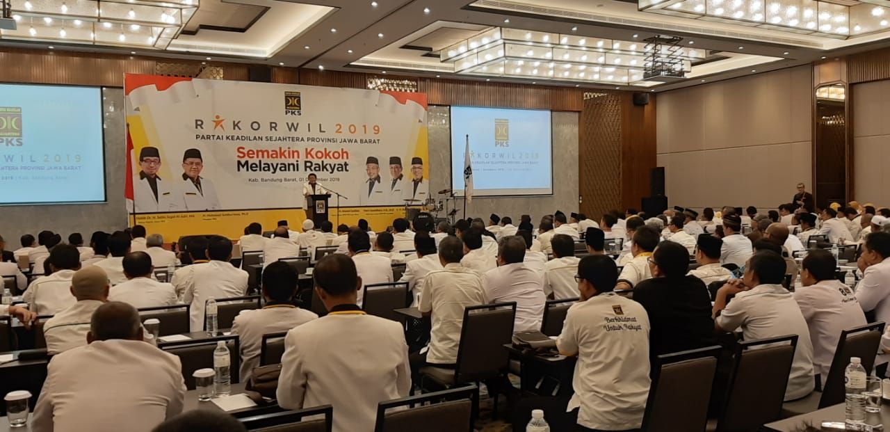 PRESIDEN PKS Sohibul Iman memberikan pengarahan dalam Rapat Koordinasi Wilayah DPW PKS Jabar di Padalarang, Kabupaten Bandung Barat, Minggu 1 Desember 2019.*