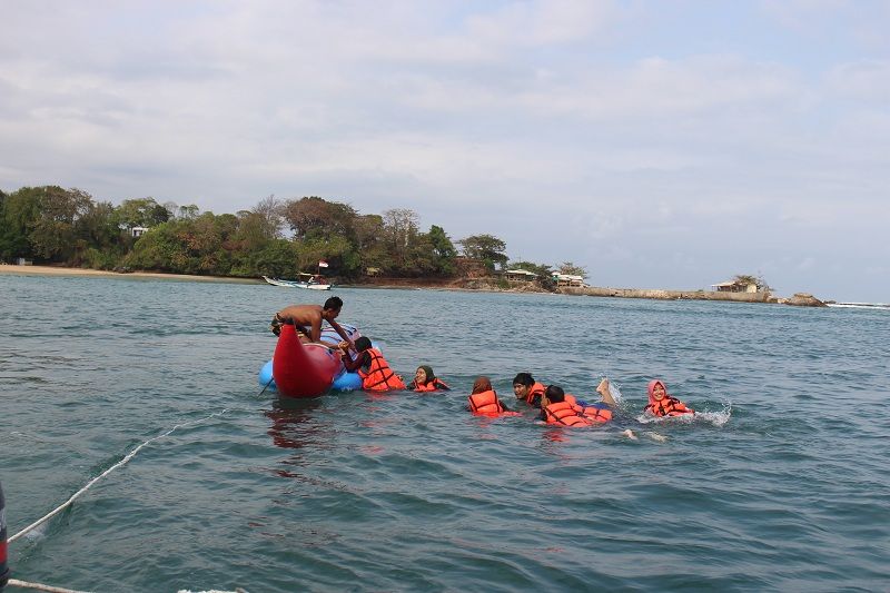 Tak Perlu Rogoh Kocek Dalam Dalam Pantai Santolo Garut Bisa Jadi