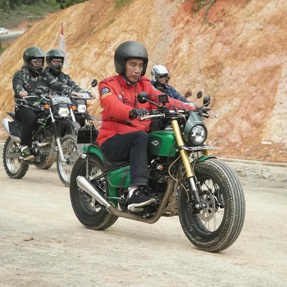 Spesifikasi Motor Kawasaki Jokowi Saat Jajal Jalanan Perbatasan