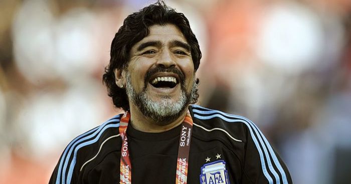 Diego Maradona Masuk Karantina Mandiri, Siap Potong Gaji untuk ...