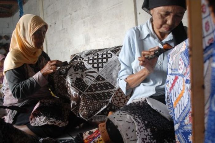 Meneguhkan Warisan Batik  Sukapura dari  Tasikmalaya 