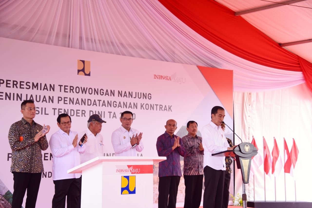 Presiden Joko Widodo saat meresmikan Terowongan Nanjung, Rabu (29/1/2020).