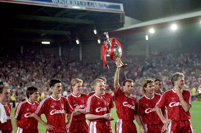 Para pemain Liverpool saat menjadi juara Liga Inggris musim 1989-1990.*