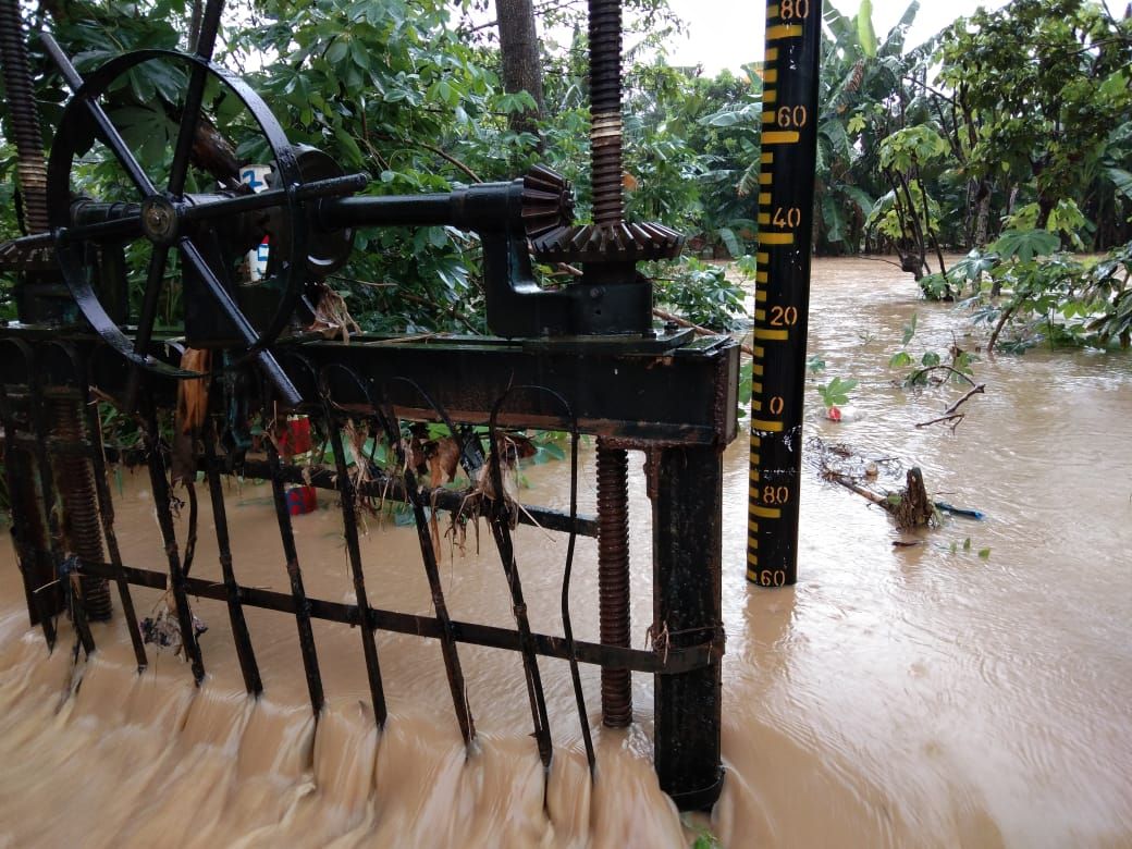 Jam Antik Gaya Jawa Sungai Cikeas dan Cileungsi Bogor Masuk Level Siaga di 