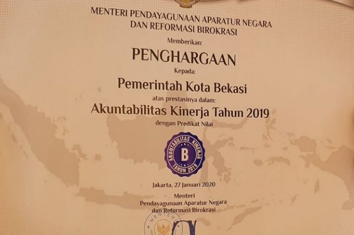 SERTIFIKAT penghargaan akuntabilitas kinerja tahun 2019 Pemkot Bekasi.*