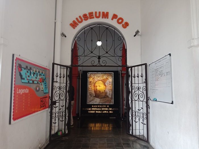 Museum Pos Indonesia, berlokasi di Jalan Cilaki No 73, Citarum, Kecamatan Bandung Wetan, Kota Bandung, Jawa Barat.*