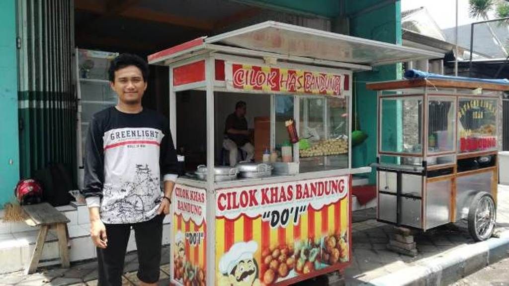 Raup Ratusan Juta Tiap Bulan Pedagang Cilok Bandung Di Jember Hanya Bermodal Rp 300 Ribu Pikiran Rakyat Com