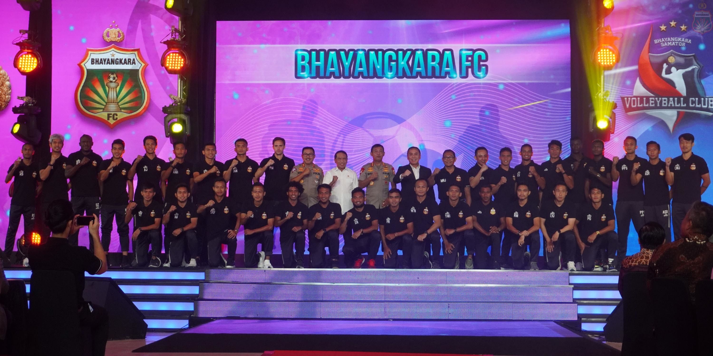 BERTEMPAT di Auditorium PTIK, Kebayoran Baru, DKI Jakarta, Senin (24/2), Bhayangkara FC menggelar peluncuran tim dan jersey.*                            