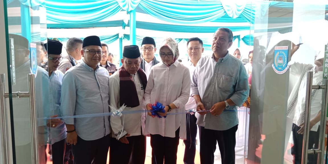 WALI Kota Tangerang Selatan (Tangsel) Airin Rachmi Diany meresmikan kantor baru Kelurahan Muncul.
