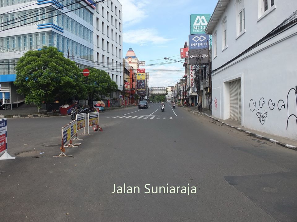 Kondisi Jalan Suniaraja Kota Bandung, Minggu (23/3/2020).