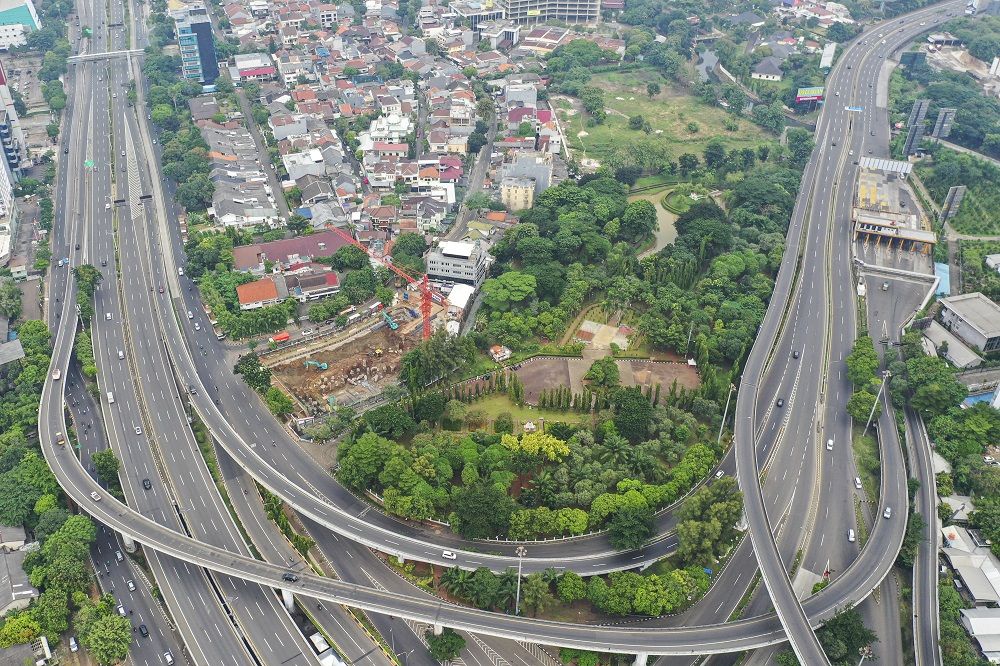 KONDISI lalu lintas menuju Jakarta di simpang susun Tomang, Jakarta, Jumat 10 April 2020.  Dalam rangka percepatan penanganan virus corona, Pemprov Jakarta menerapkan PSBB.*