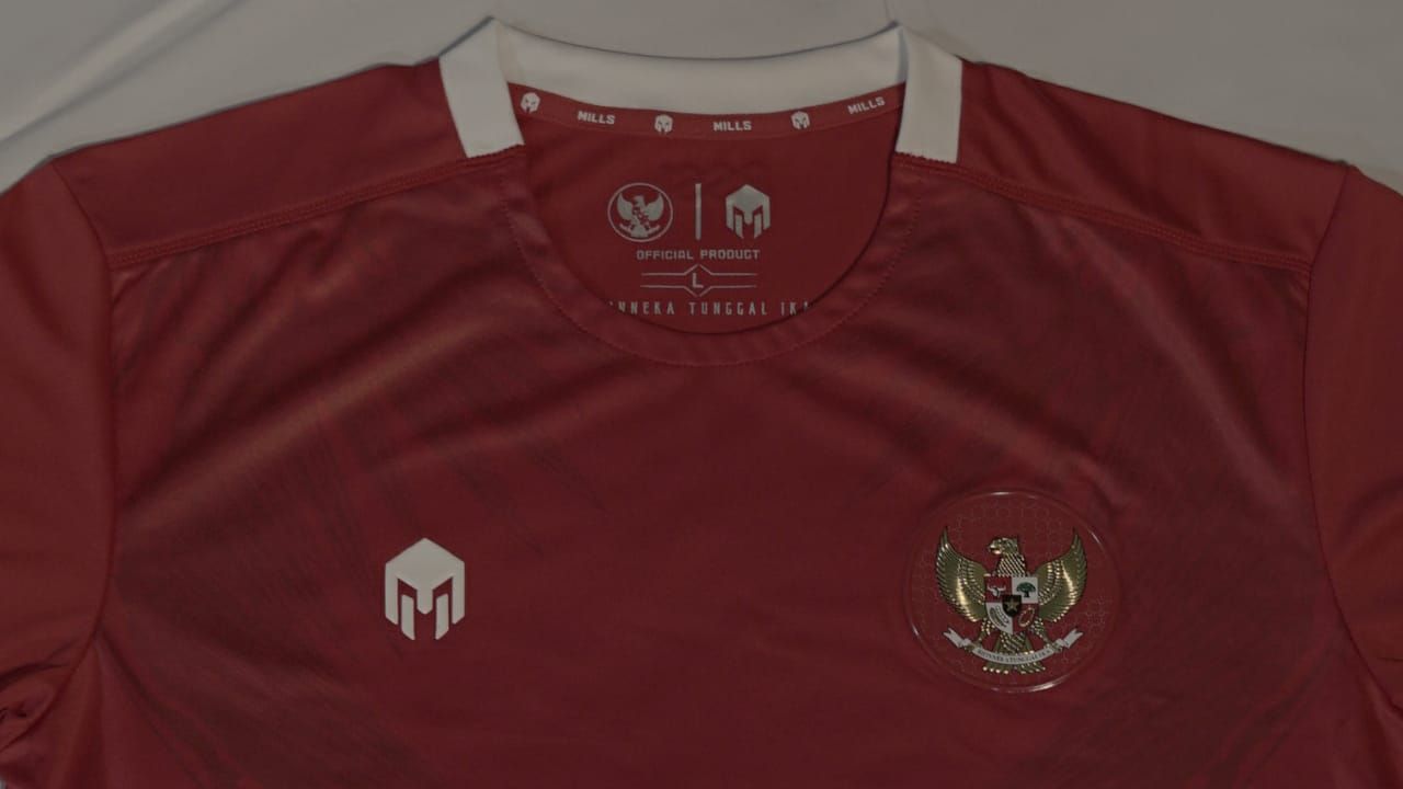 Jersey kandang Timnas Sepak Bola Indonesia yang diluncurkan Mills.* PSSI
